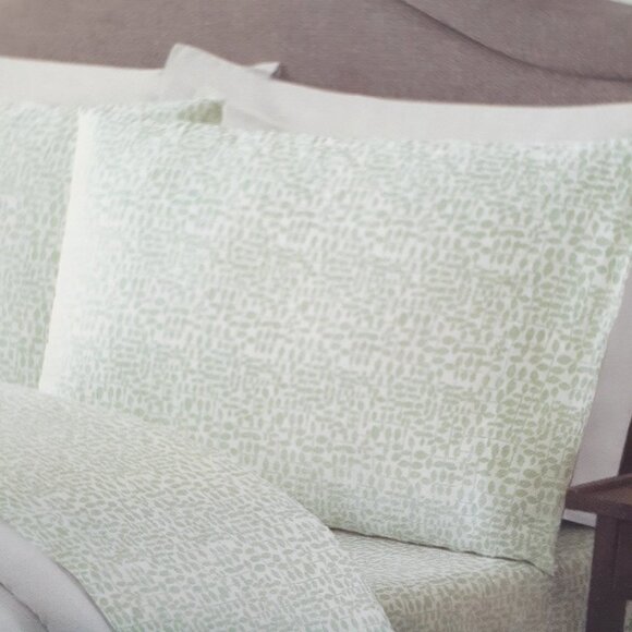 Truly Soft Other - Truly Soft Pillow Cases Standard Green Leaf Set of 2